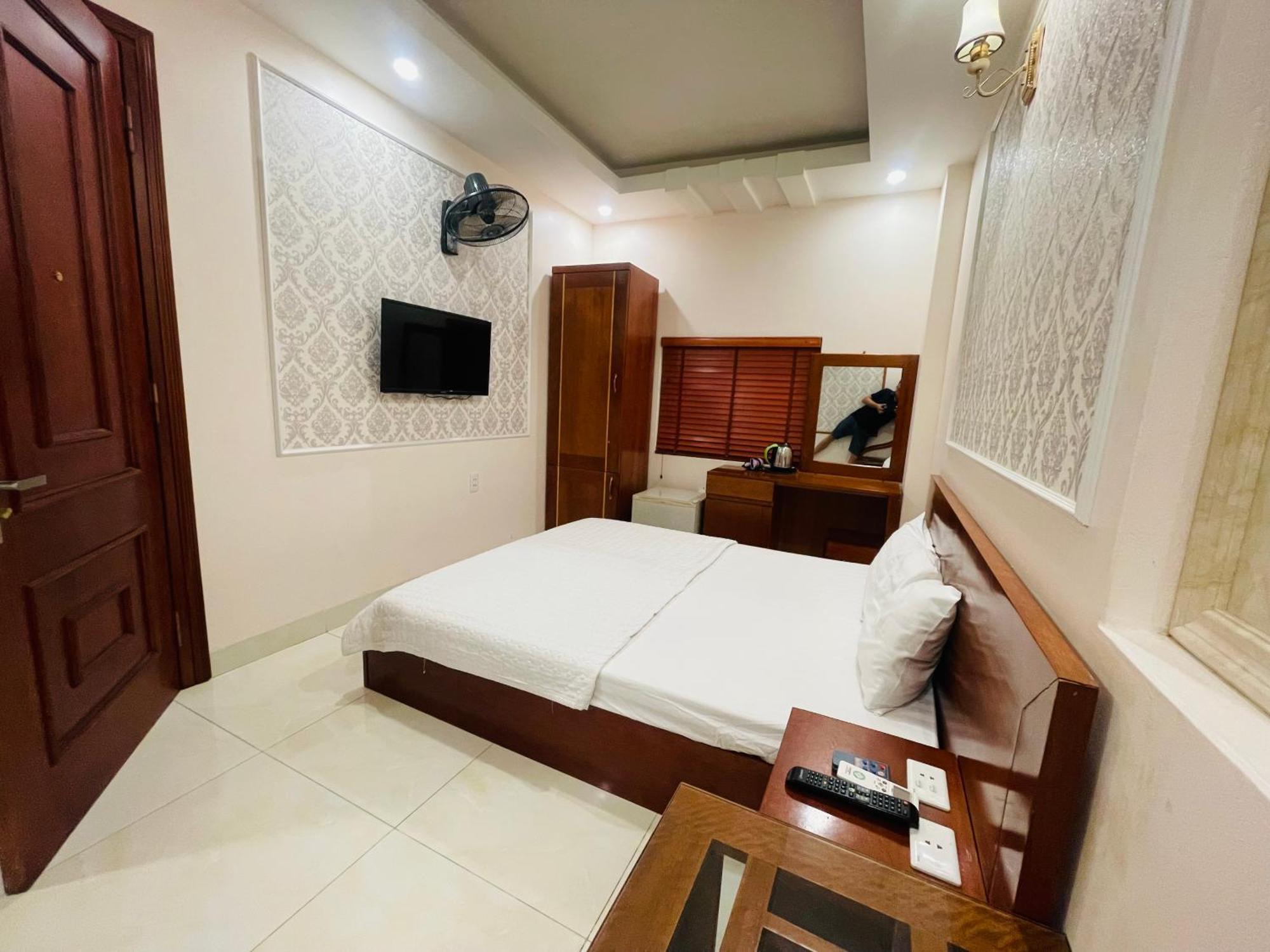 Victoria Hotel Ha Long Exterior photo